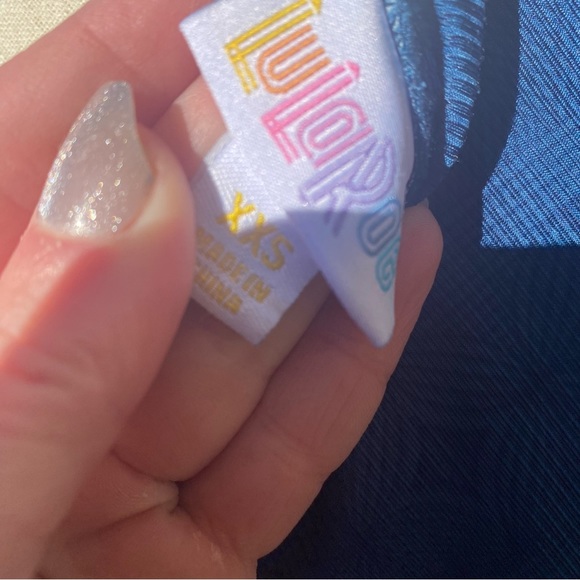 Tunic style v neck - Picture 3 of 3